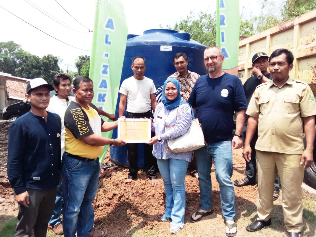 Read more about the article YAYASAN CINTA BAKTI AL – ZAKARIA MEMBERIKAN BANTUAN