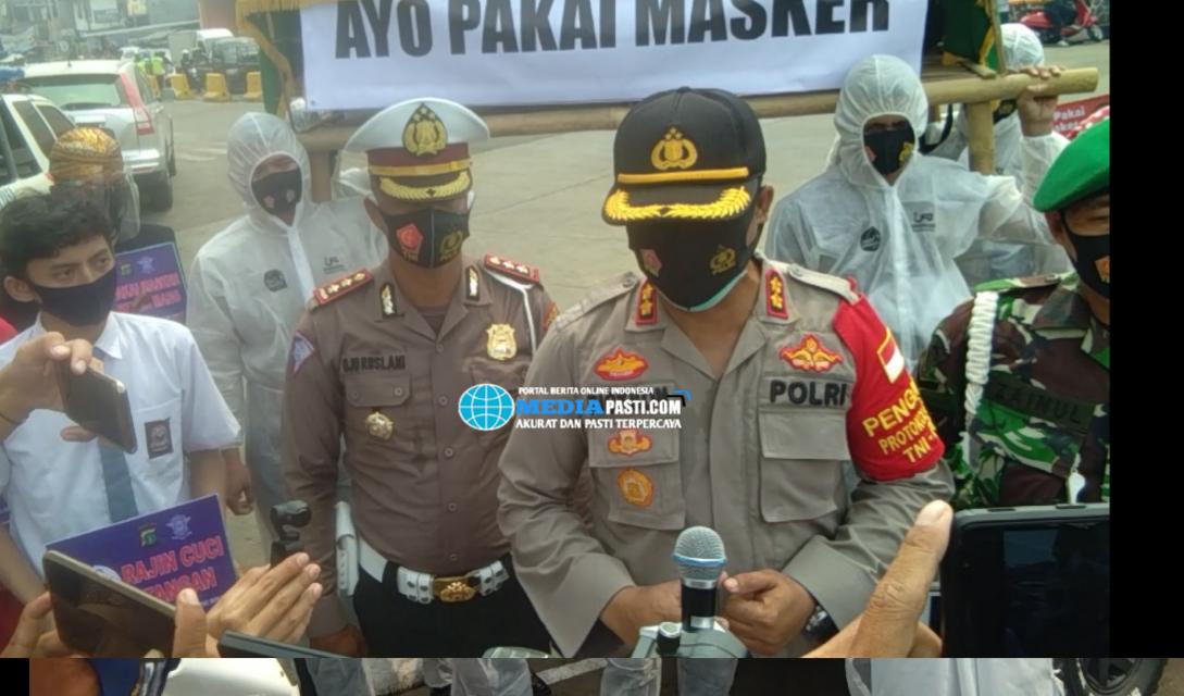 Read more about the article Polres Metro Bekasi Kampanyekan Penggunaan Masker Pada Masyarakat Pengguna Jalan