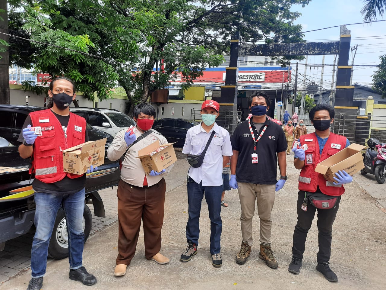 Read more about the article PMI KAB BEKASI BAGIKAN SABUN CUCI TANGAN DI KECAMATAN TAMBUN SELATAN.