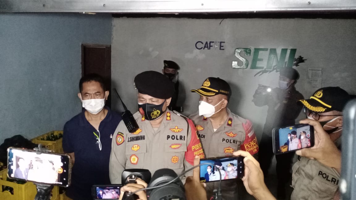 Read more about the article Kasat Narkoba Polres Metro Bekasi Pimpin Operasi Tempat Warung Remang – Remang Dan Balapan Liar