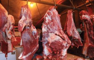 Read more about the article Melonjaknya Harga Daging Membuat Ratusan Pedagang Daging dan Ayam Potong Mogok Dagang