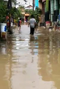 Read more about the article Perumahan Villa Mutiara  Cibitung Kab Bekasi Banjir Warga Tetap Waspada