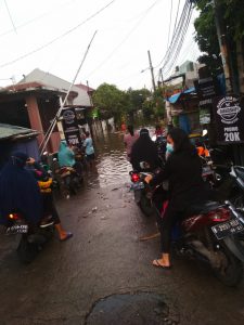 Read more about the article Kali Kayuringin Meluap Sehinga Banjir