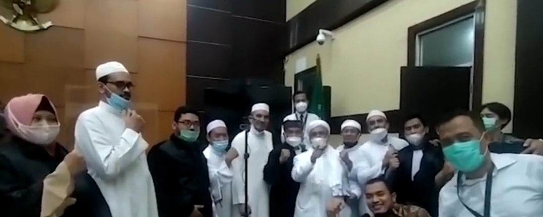 Read more about the article Jelang Istirahat Habib Rizeq Shihab Ucapkan Selamat Menjalankan Ibadah Puasa