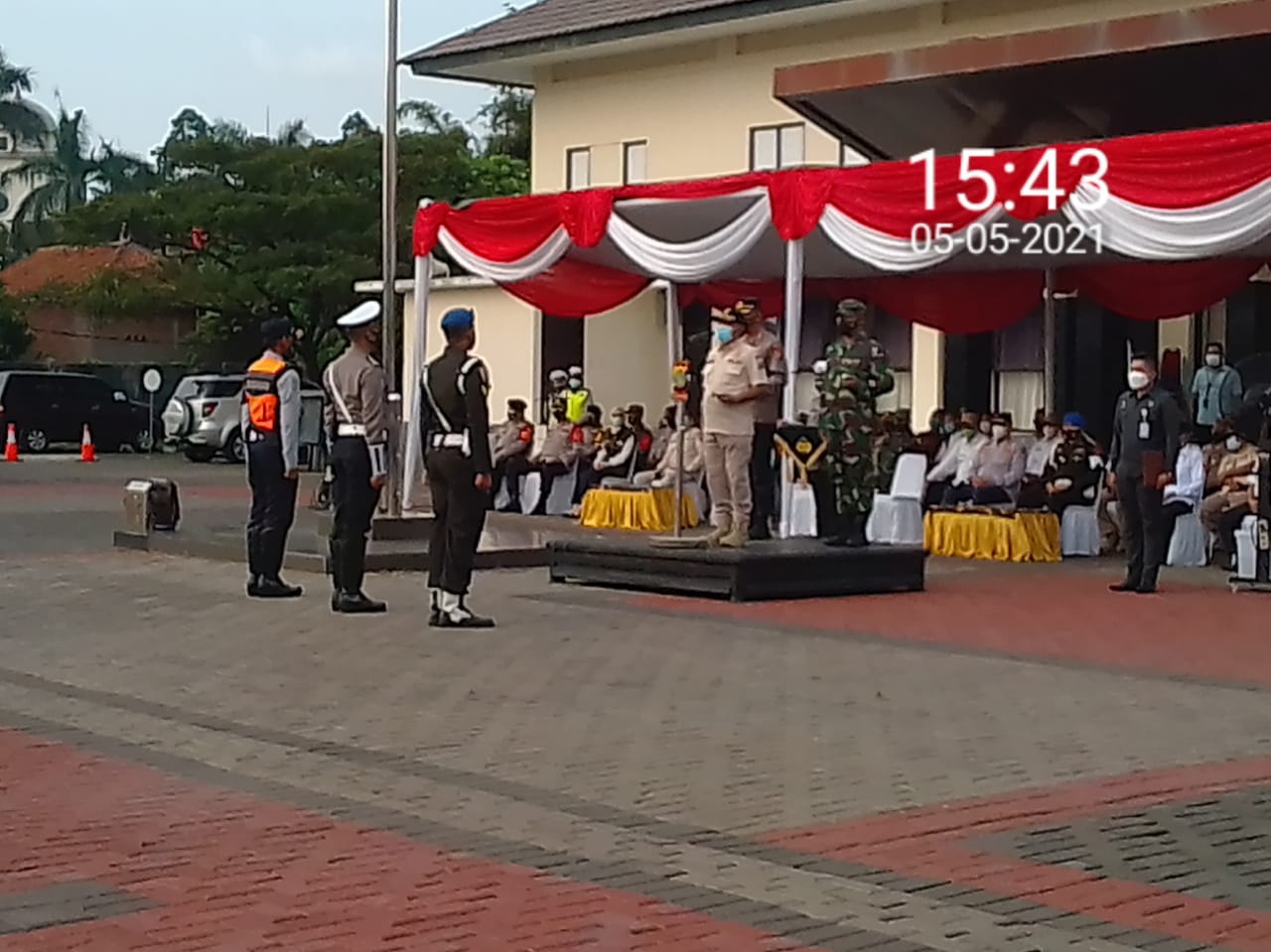 Read more about the article Jelang Idul Fitri 1442 Hijriyah Forkopimda Kab Bekasi Gelar Apel Pasukan Operasi Ketupat Jaya 2021