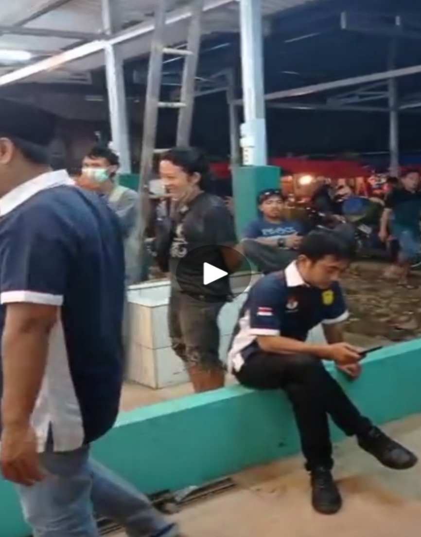 Read more about the article Menjalankan Kuasa 17 Pedagang Ala Oknum Pimpinan Ormas/ LSM Diduga Ngaku Lawyer