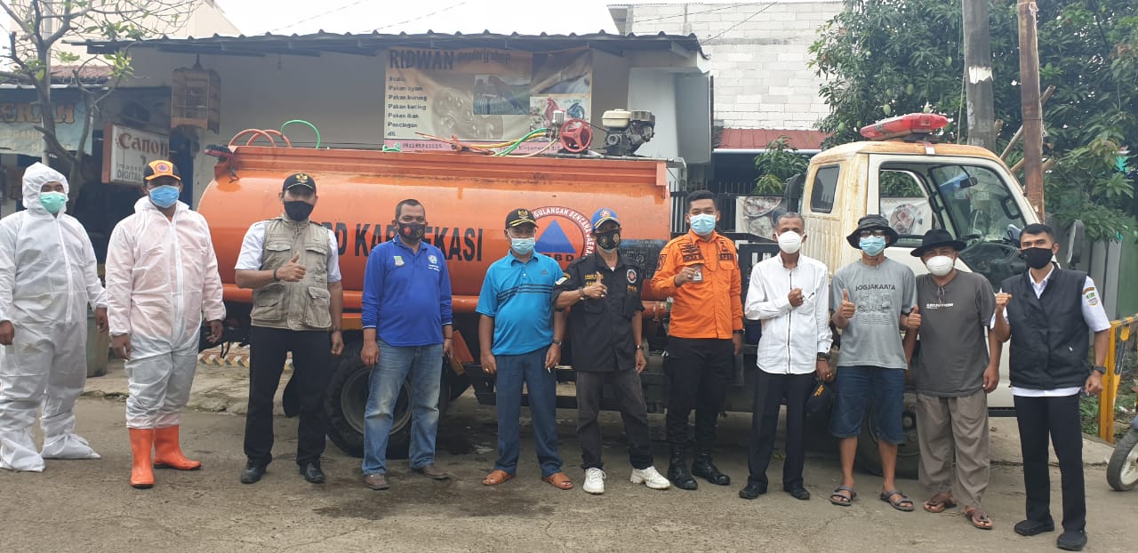 Read more about the article Cegah Covid 19 Desa Jejalen Melakukan Penyemprotan disinfektan