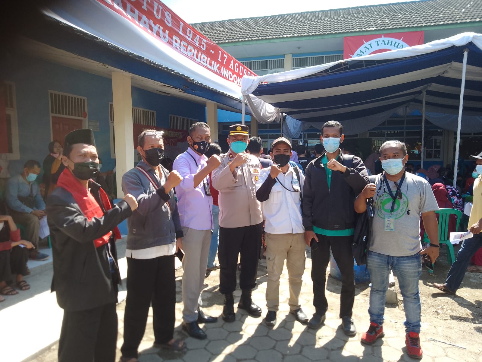 Read more about the article Bantu Pemerintah Atasi Covid 19 ,Alumni YPI ANWARULFALAH Menggelar Vaksinasi Covid 19