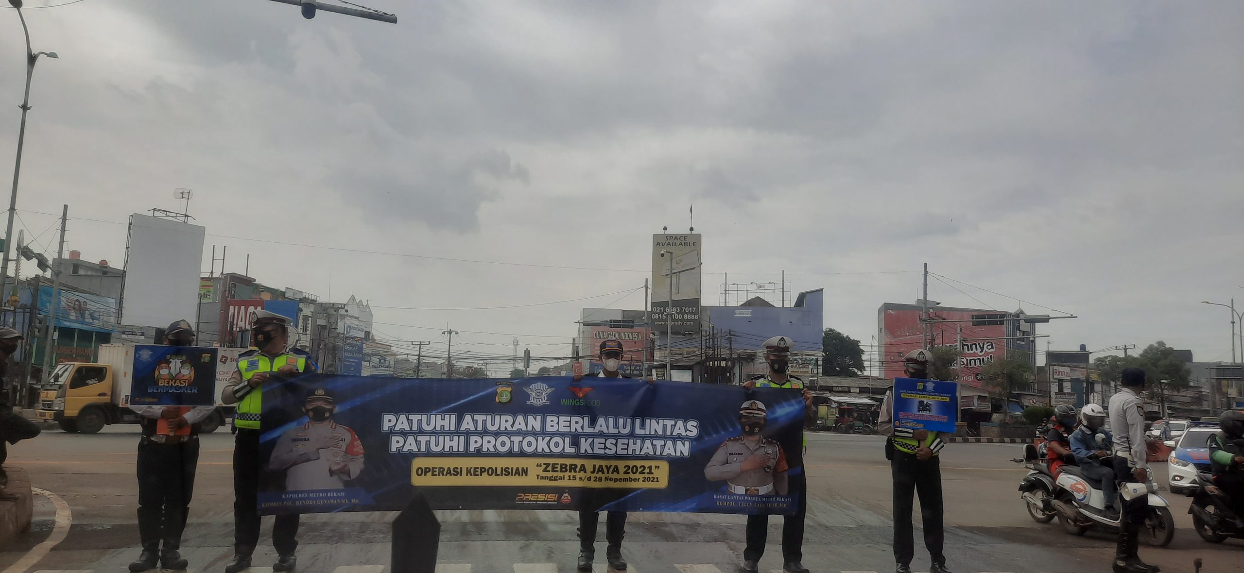 Read more about the article Polres Metro Bekasi Giat Melaksanakan Operasi Zebra Jaya 2021