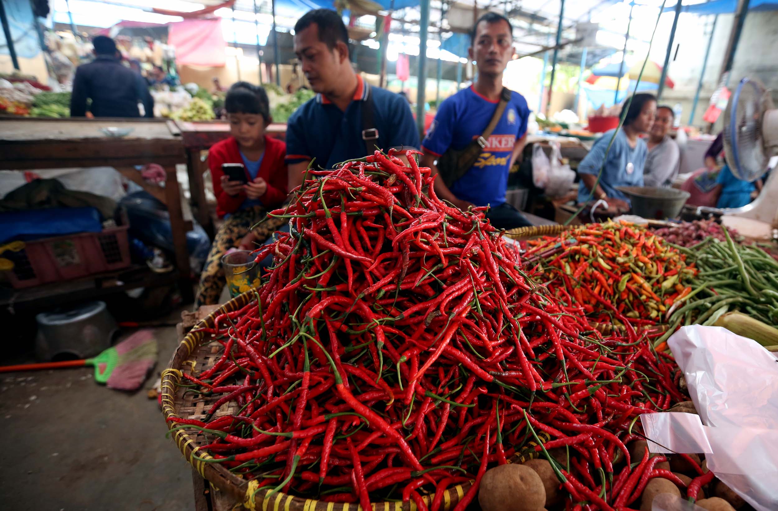 Read more about the article Harga Minyak Goreng dan Cabai Melonjak Jelang Nataru