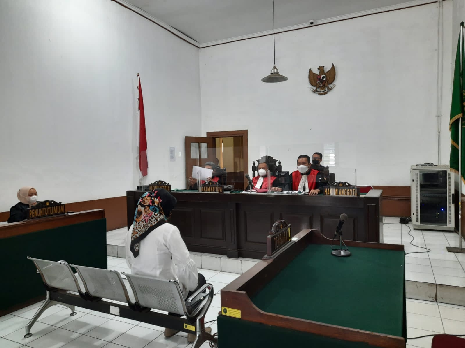 Read more about the article Sidang Pembacaan Pledoi Terdakwa Erlina Sari Ditunda Siang ini