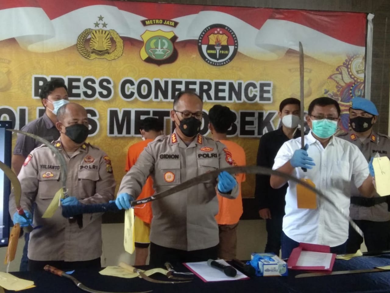 Read more about the article Sembilan tersangka kasus tawuran didesa sukaragam kec serang baru kab bekasi