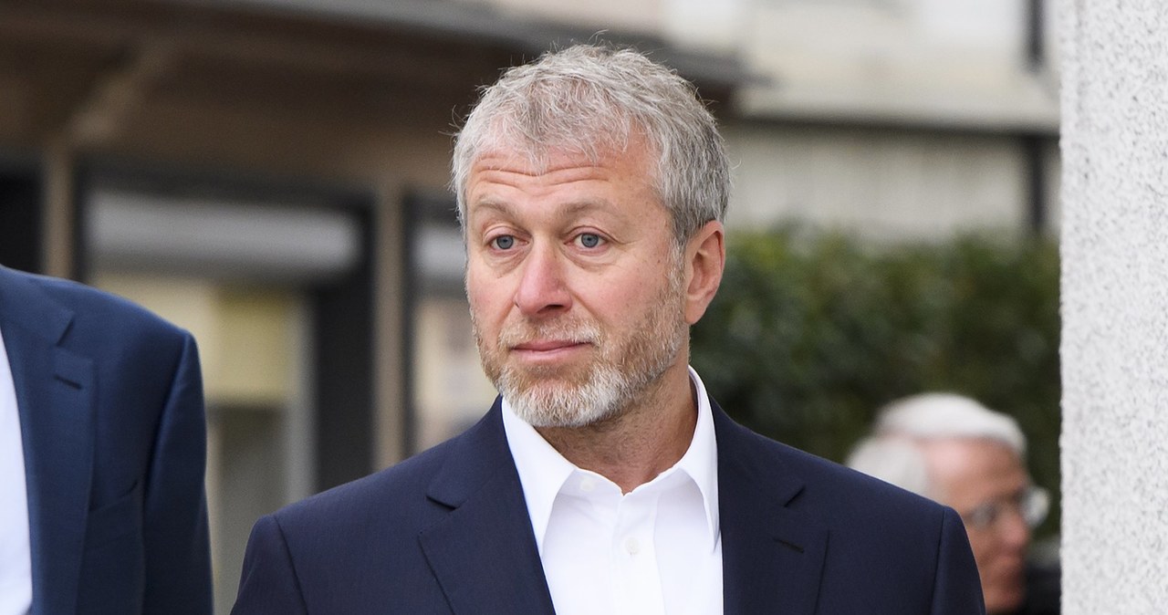 Read more about the article Resmi, Roman Abramovich Jual Chelsea