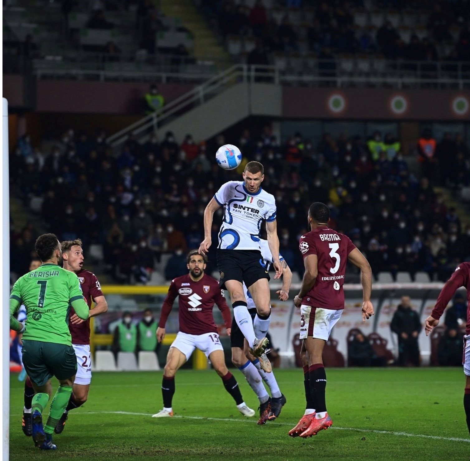 Read more about the article Alexis Sanchez Selamatkan Inter Milan Dari Serudukan Torino Di ‘Menit Berdarah’!
