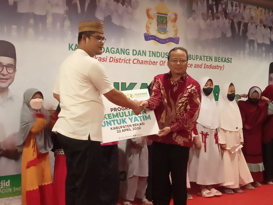 Read more about the article Kadin kabupaten Bekasi Adakan Buka Puasa  Besama Anak Yatim