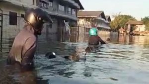 Read more about the article Info Banjir Rob Semarang Hari Ini, Pelabuhan Tanjung Emas Masih Tenggelam hingga 1,5 Meter