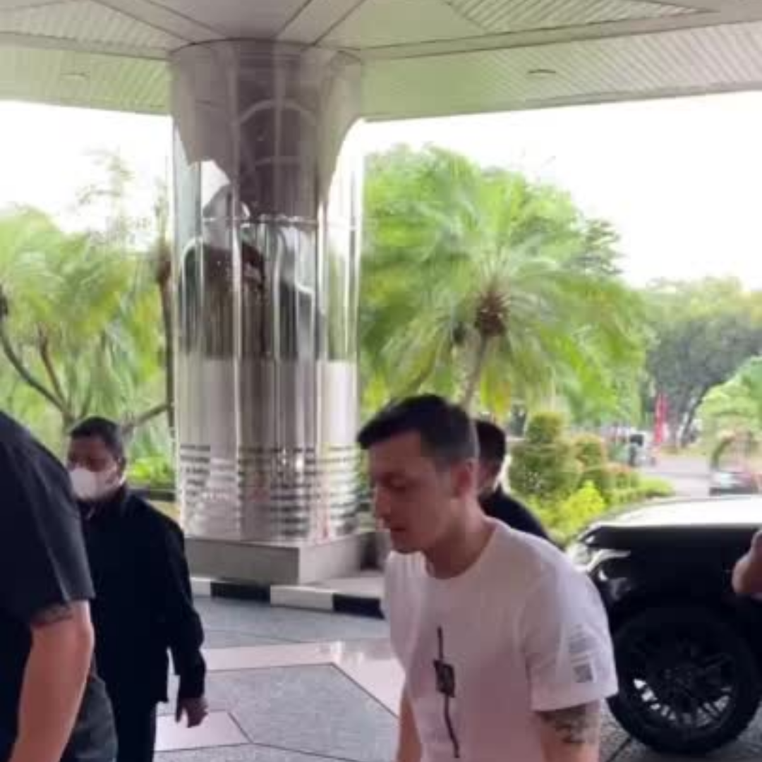 Read more about the article Ini Alsan Ozil Datang Ke Indonesia
