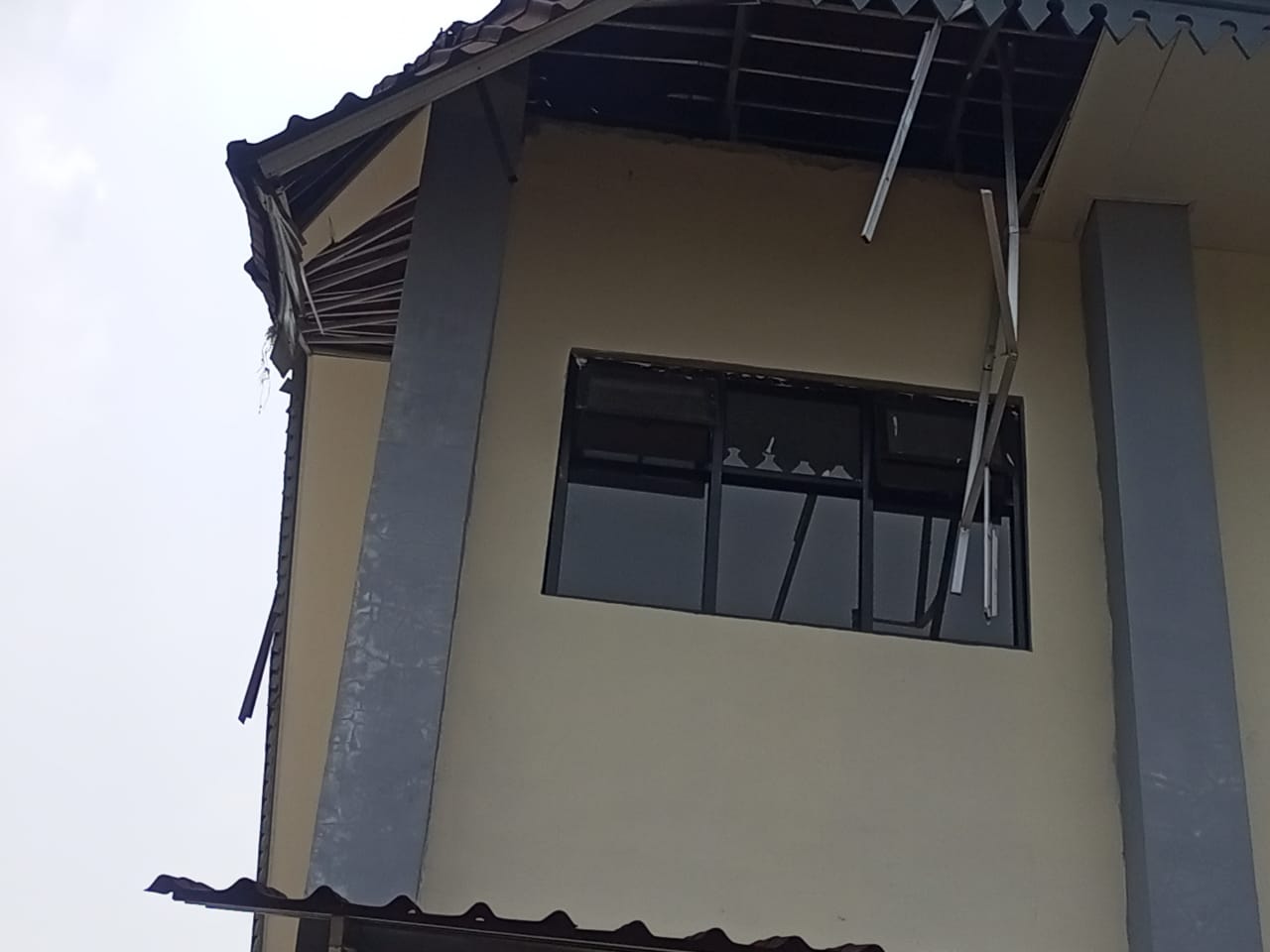 Read more about the article Miris proyek ABPD Baru lima Bulan Sekolah Ambruk Dan Kurang Epektif .