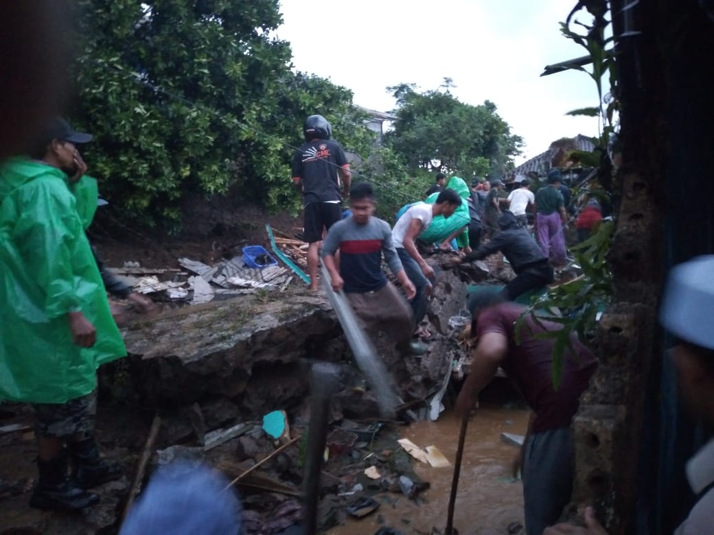 Read more about the article Tanah Longsor Di Kabupaten Bogor