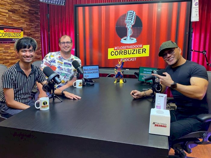 You are currently viewing Deddy Corbuzier Minta Maaf, Hapus Video Podcast soal Pasangan Gay