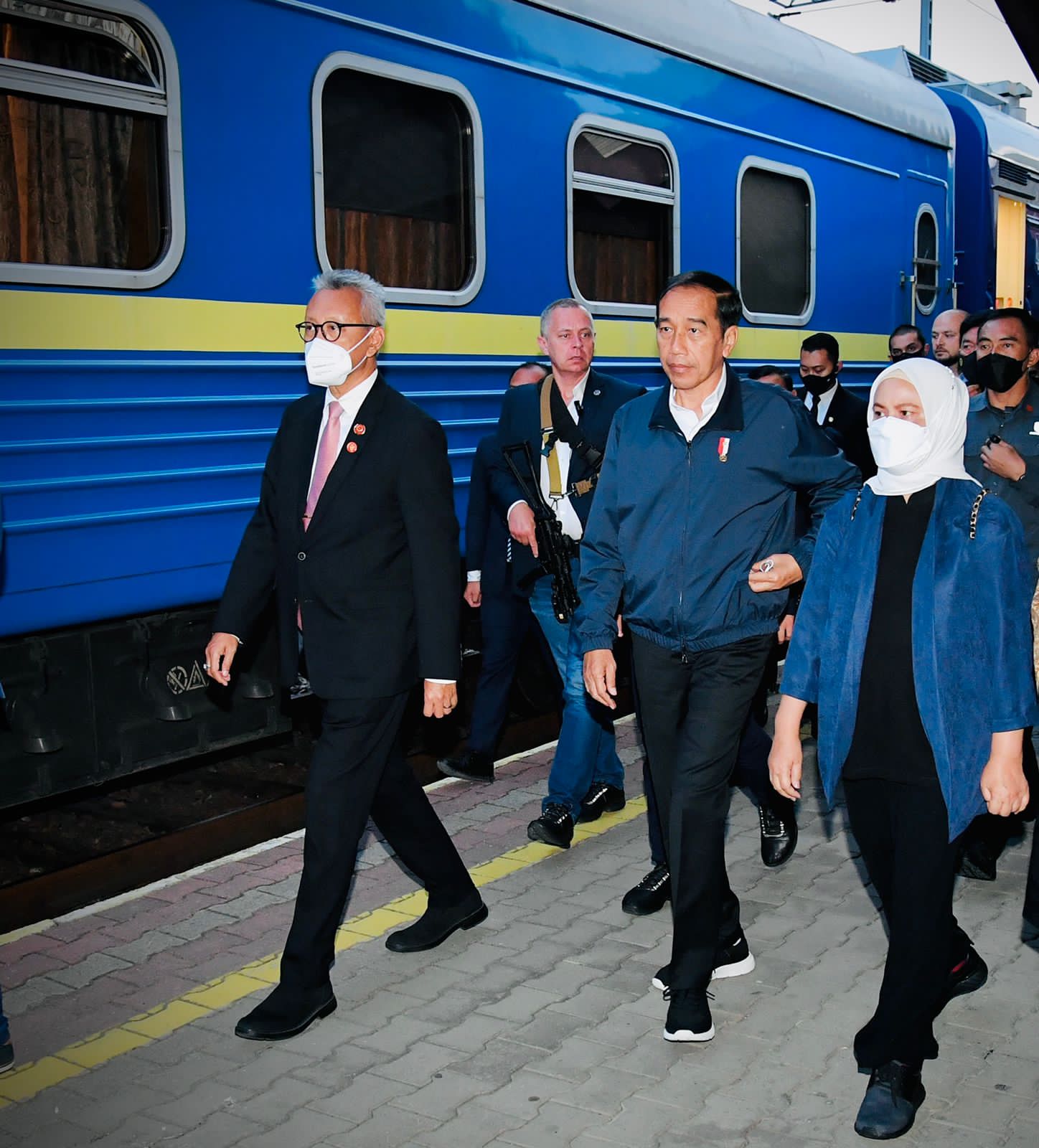 Read more about the article Kereta Yang Membawa Presiden Jokowi Dan Iriana Jokowi Berangkat Dari Polandia Menuju Kyiv, Ukraina.
