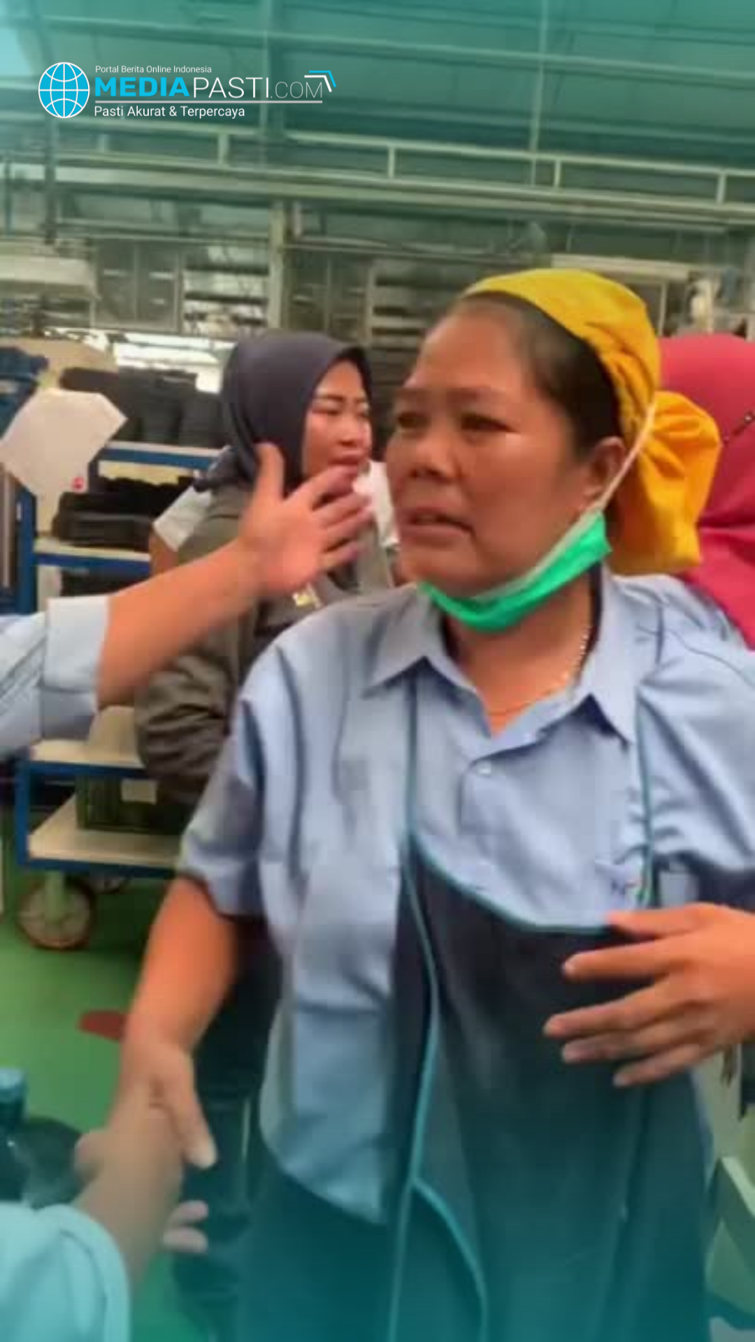 Read more about the article Suasana Haru Para karyawan PT di Tangerang Melakukan PHK