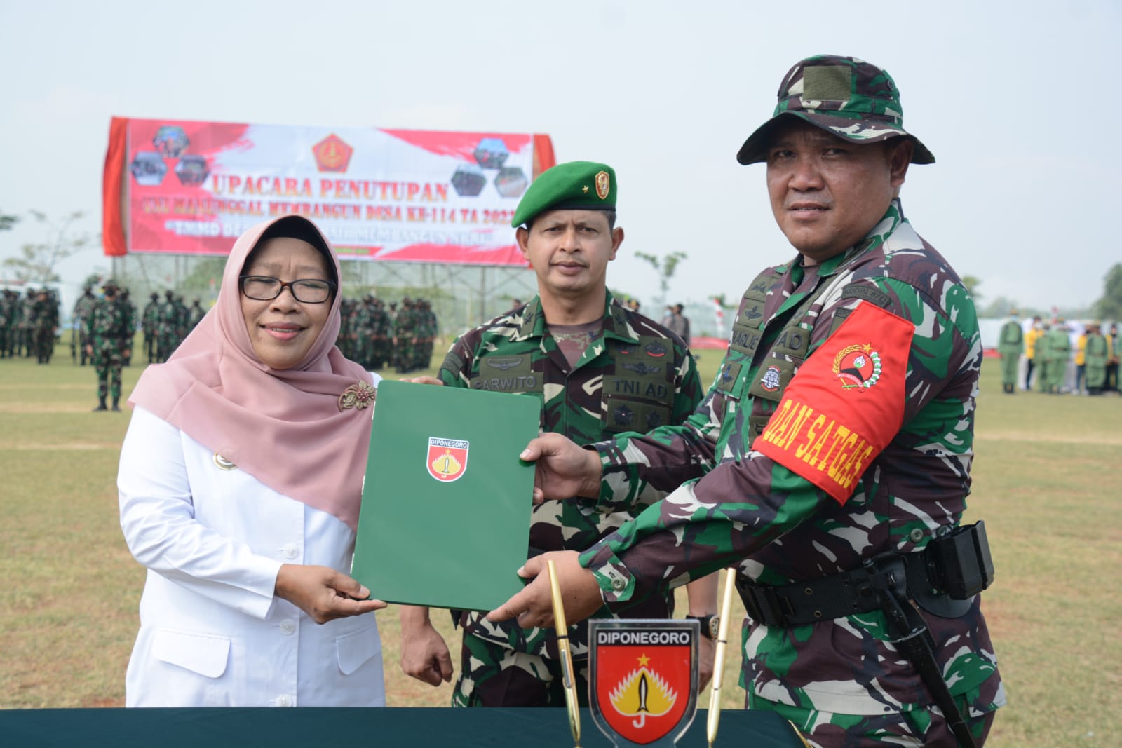 Read more about the article Kasrem 071/Wijayakusuma Dampingi Kasdam IV/Diponegoro Tutup TMMD 114 Tegal
