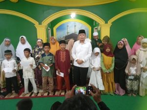 Read more about the article Santunan Anak Yatim Piatu Dan Kaum Dhuafa,Di Kediaman Dr,M.Amin Fauzi SH.M.S.I.