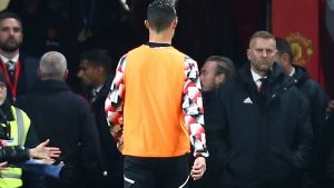 Read more about the article Cristiano Ronaldo terlihat kesal meninggalkan bangku cadangan pada saat kemenangan atas Tottenham 2-0