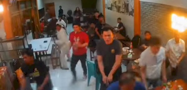 You are currently viewing Rombongan Polisi Ditembaki Panah saat Ngopi di Makassar