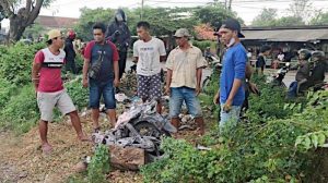 Read more about the article Anggota TNI dan 2 Anaknya Tertabrak Kereta Api Saat Hendak ke Pantai di Probolinggo
