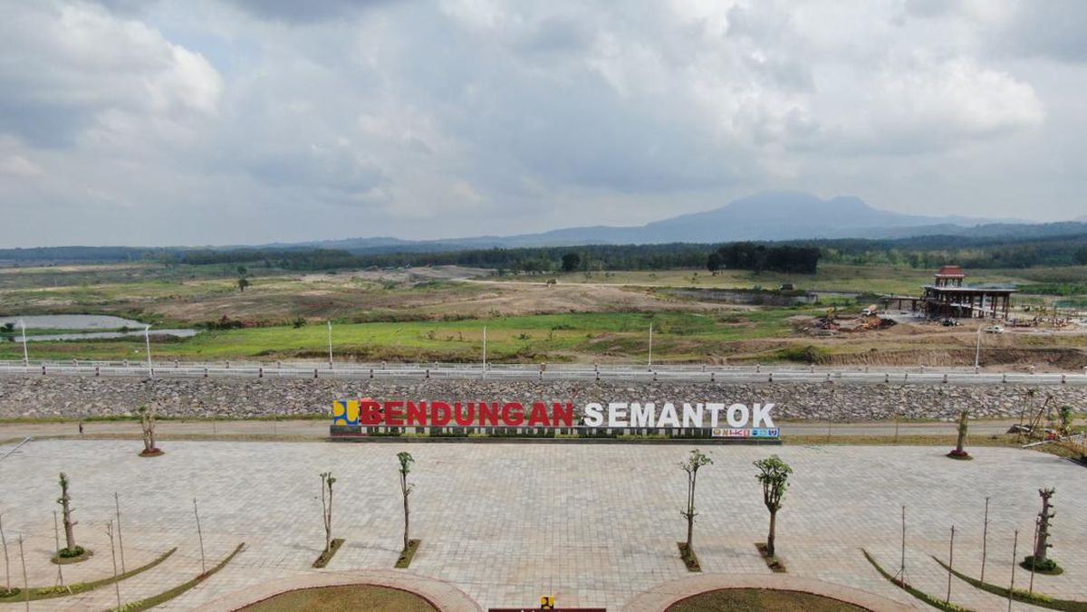 Read more about the article Penampakan Bendungan Semantok, Bendungan ke-30 yang Diresmikan Presiden Jokowi