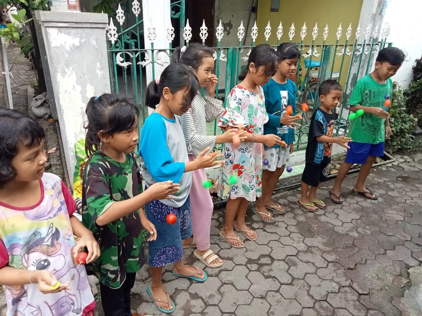 Read more about the article Lato Lato Game Populer Viral Masa Kini