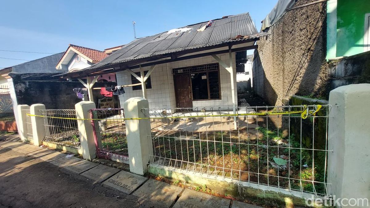 Read more about the article Tewas Sekeluarga di Bekasi, Mantan Suami Ungkap Kejanggalan