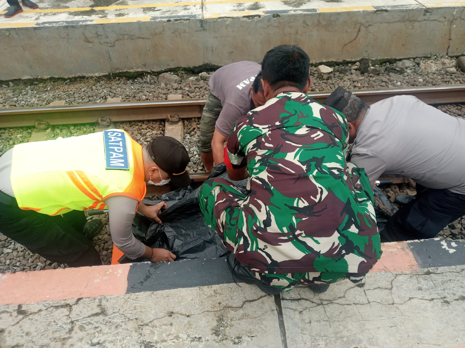 Read more about the article Pengendara Motor Tewas di tabrak Kereta Api di Lemah Abang Cikarang kab Bekasi