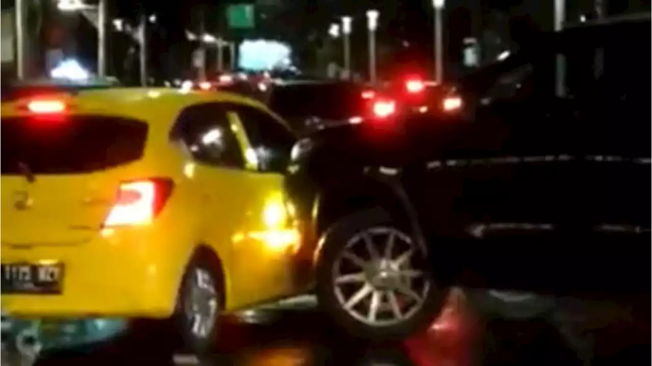 Read more about the article Pelaku Perusakan Mobil Brio Ajak Damai, Pemilik Mobil Brio Pikir Pikir Dulu