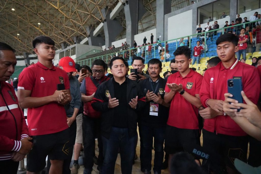 Read more about the article Batalnya Acara Piala Dunia U20! Hokky Caraka Sampaikan Pesan ini Kepada Pak Erick Thohir “KAMI PERCAYA BAPAK PASTI BISA”