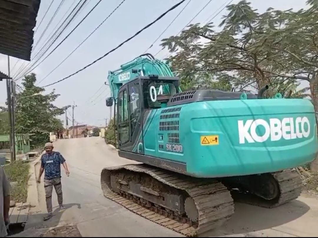 Read more about the article Akibat Banyak kecelakaan Warga Minta Proyek Pengurukan Jalan Di tutup Karna Membahayakan