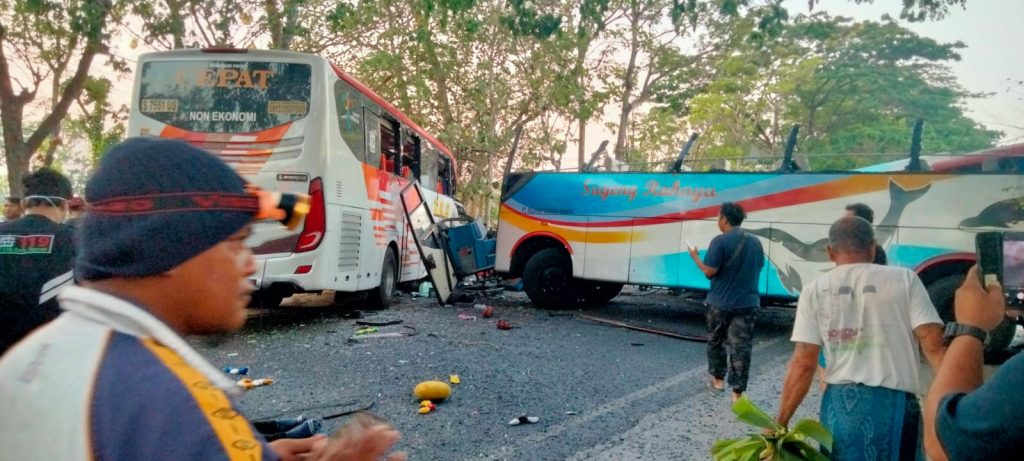 kecelakaan maut bus ngawi