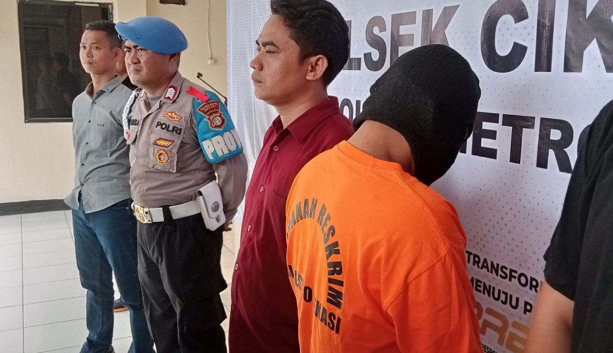 Read more about the article Adik kandung di tusuk pisau berkali-kali sampai mati oleh kakak kandung.