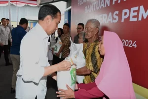 Read more about the article Jokowi Setop Penyaluran Bansos Beras Sementara Jelang Pemilu 2024