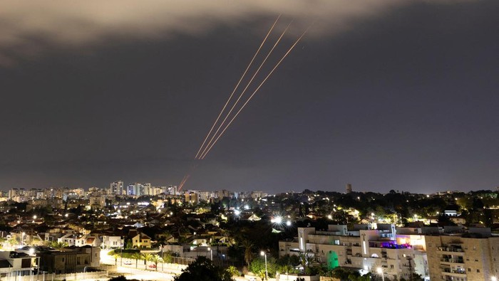 Read more about the article Iran Serang Israel Menggunakan Drone dan Rudal, Bagaimana Reaksi Hamas