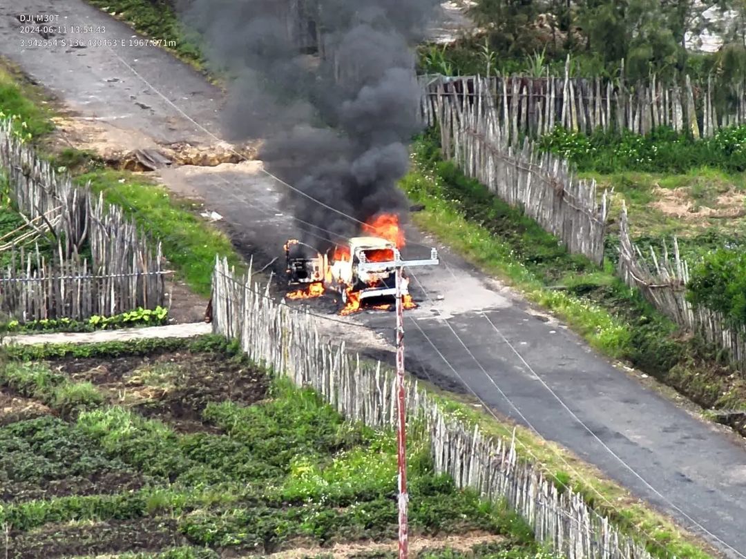 Read more about the article KKB Sadis Tembak Mati Sopir Taksi Lalu Bakar Jasadnya Hingga Hangus Di Distrik Paniai Timoer-Papua Tengah