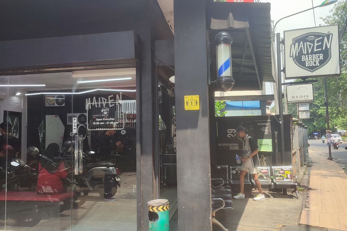 Read more about the article Tukang Cukur Di Kota Bekasi Di Keroyok Pelaku Dalam Pencarian Polisi