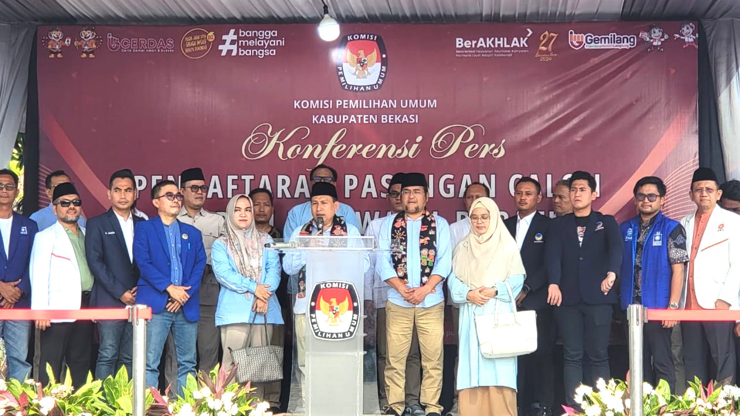 Read more about the article BN Holik – Faizal, Pasangan Pertama Daftar ke KPU Kabupaten Bekasi