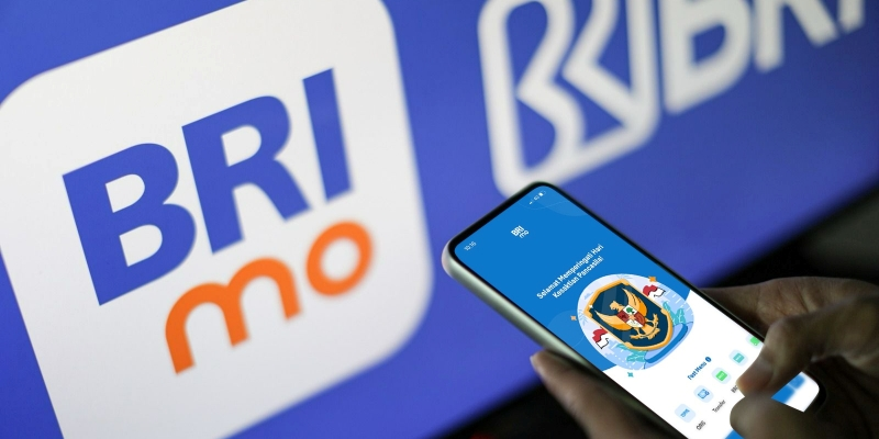 Mediapasti.com PT Bank Rakyat Indonesia (Persero) Tbk (BRI) kembali menyelenggarakan BRImo FSTVL 2024, program eksklusif yang ditujukan bagi seluruh pengguna aplikasi Super Apps BRImo.  Program ini merupakan bentuk apresiasi kepada nasabah yang terus meningkatkan saldo serta memperbanyak transaksi menggunakan layanan digital BRI, seperti BRImo, Kartu Debit, dan Kartu Kredit BRI. Direktur Retail Funding and Distribution BRI, Andrijanto menjelelaskan bahwa BRImo FSTVL adalah bagian dari upaya strategis BRI dalam mempercepat transformasi digital di sektor perbankan.  "BRI terus berinovasi dengan memanfaatkan teknologi untuk menciptakan layanan perbankan yang inklusif, efisien, dan memberikan manfaat lebih bagi nasabah. Program yang berlangsung dari 1 Oktober 2024 hingga 31 Maret 2025 ini menawarkan berbagai hadiah menarik sebagai bentuk apresiasi bagi nasabah setia. Hadiah tersebut mencakup undian dengan grand prize 5 BMW 520i M Sport, 15 Hyundai Tucson, 50 Vespa Primavera, 75 iPhone 16 Pro Max, serta 1.000 Tabungan Emas.  Selain itu, nasabah juga dapat menukarkan BRIpoin mereka untuk hadiah langsung seperti voucer atau barang dari berbagai kategori, termasuk makanan dan minuman, elektronik, serta kebutuhan rumah tangga. Untuk ikut serta dalam undian, nasabah hanya perlu meningkatkan saldo rata-rata sebesar minimal Rp10 juta selama periode program. Setiap kelipatan saldo ini akan otomatis memberikan kupon undian. Syarat lainnya, nasabah juga harus mengumpulkan setidaknya 1.290 poin yang berasal dari transaksi menggunakan BRImo atau kartu BRI. Khusus untuk nasabah baru, BRI juga turut memberikan welcoming poin sebesar 5.000 poin serta kesempatan untuk mendapatkan 150 poin per transaksi dengan BRImo. (Red)