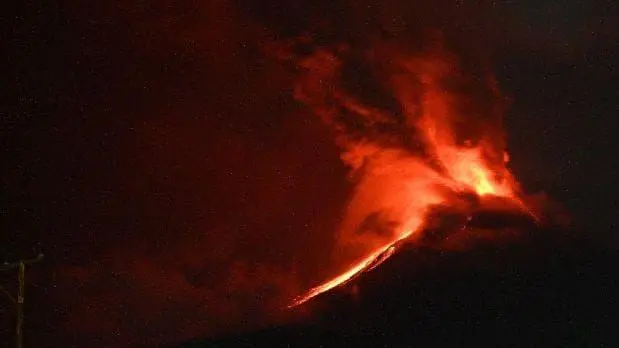 Read more about the article Korban Tewas Bertambah! Gunung Lewotobi Laki-Laki Di NTT Meletus