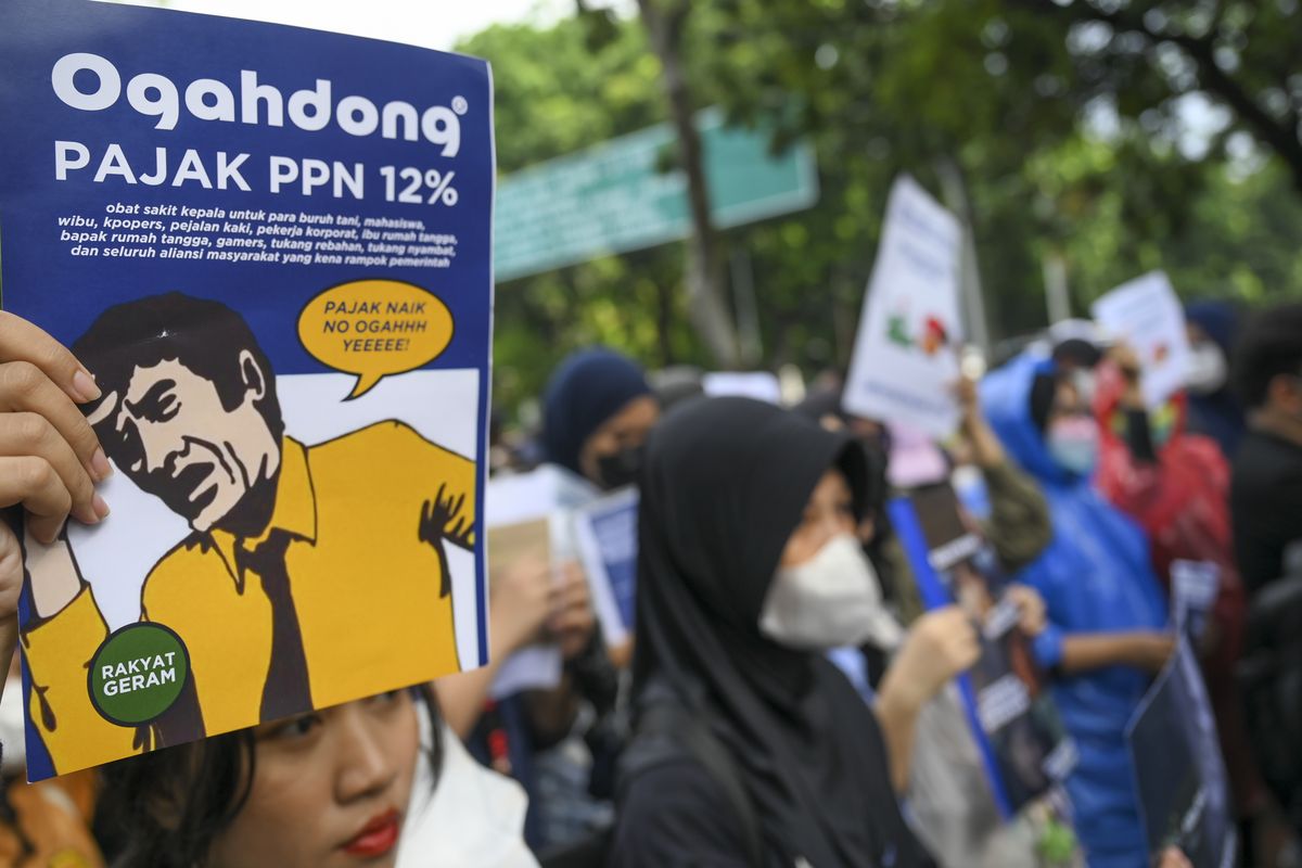 Read more about the article Asal Mula Kenaikan PPN 12 Persen: Diusulkan Jokowi, Disetujui DPR, Ditolak Masyarakat