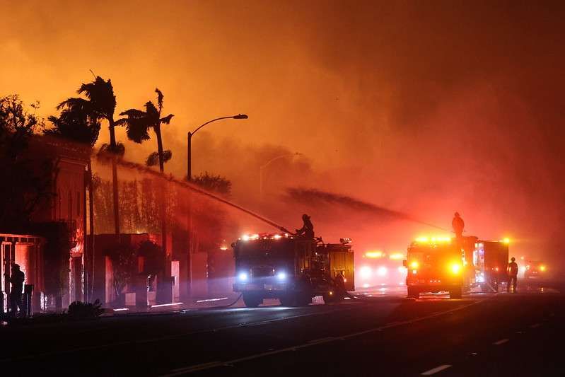 Read more about the article Kebakaran di Los Angeles: Korban Meninggal Capai 24 Orang, Angin Santa Ana Memperburuk Situasi