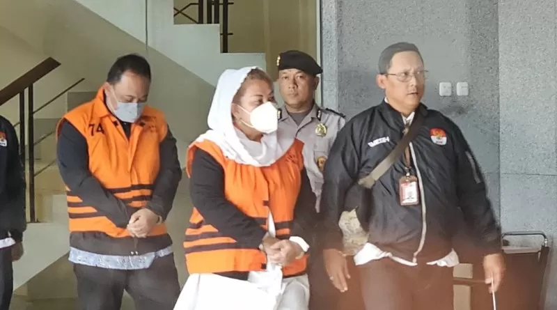 Read more about the article KPK Resmi Tahan Wali Kota Semarang Mbak Ita dan Suami dalam Kasus Korupsi